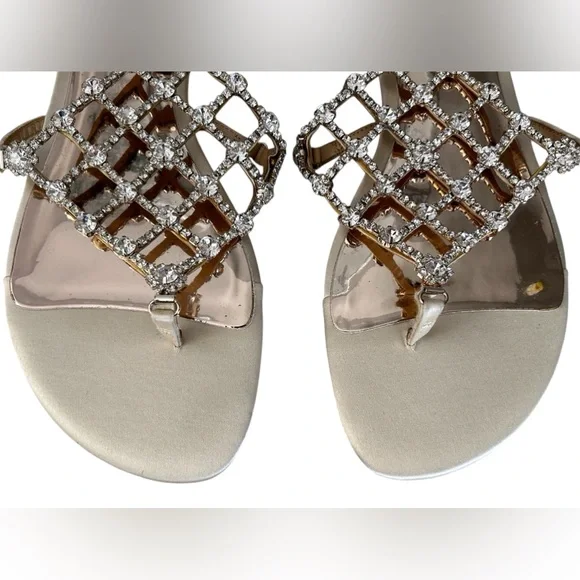 Badgley Mischka Zoanne Champagne Caged Jewel Design Thong Flats Sandals Size 6 - Picture 4 of 12
